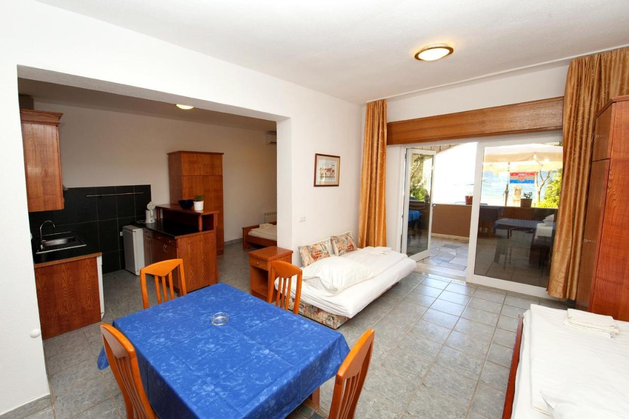 Apartments By The Sea Slatine, Ciovo - 10435 المظهر الخارجي الصورة